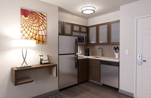 Coeur d'Alene Apartment | Studio |Indoor Pool + Hot Tub + Free Breakfast