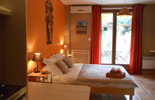 Belvianes-et-Cavirac Bed & Breakfast | Studio (kitchenette) avec belle chambre à coucher