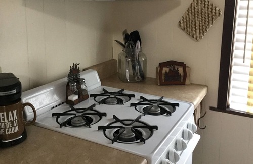 Gallatin Gateway Cabin | Studio Kitchenette w/ Queen bed on the Gallatin River. 22 mi from ski resorts.