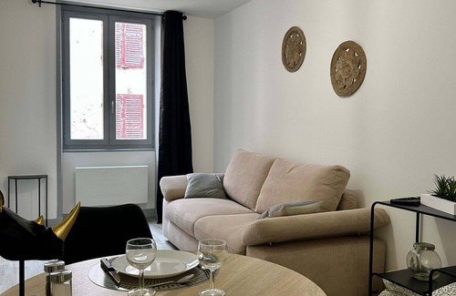 Saint-Laurent-sur-Saone Apartment | Studio "L'Escale 32