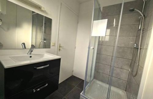 Saint-Meloir-des-Ondes Apartment | studio la poupe