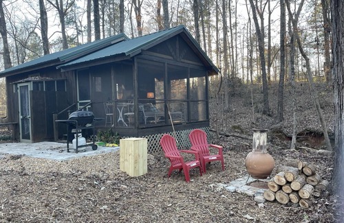 Milledgeville Apartment | Studio. lake view. screened porch 1/2 bath. Outside showerKitchenette