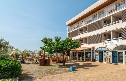 Saint-Pierre-la-Mer Apartment | Studio le Neptune - Appt à 100m de la plage