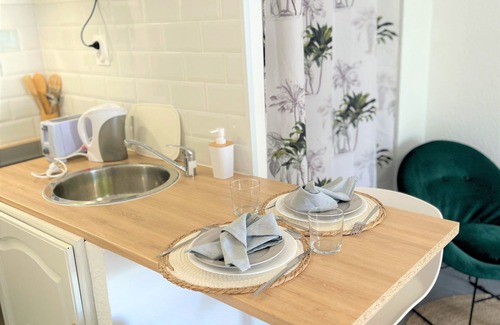 Sainte-Clotilde Centre Apartment | Studio le P'tit Baldaquin