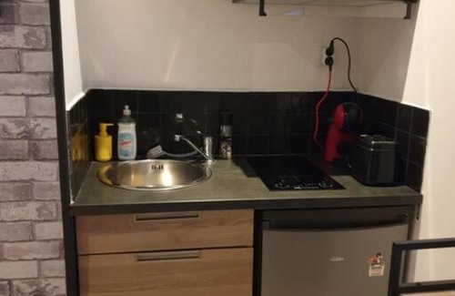 Sainte-Anne - Faubourg Noyon Apartment | STUDIO LE PETIT ATELIER - PROCHE GARE - WiFi