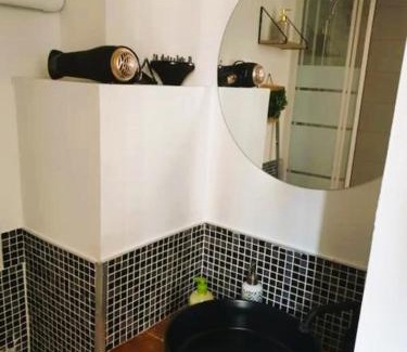 Sainte-Anne - Faubourg Noyon Apartment | STUDIO LE PETIT ATELIER - PROCHE GARE - WiFi