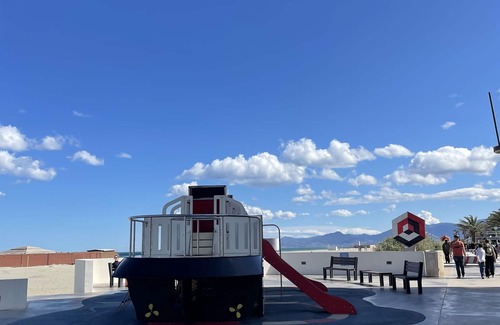 Saint-Nazaire Apartment | Studio LES Pieds Dans L'eau