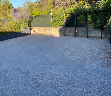 Allauch Apartment | Studio les Iris climatisé, entre mer et collines, classé meublé de tourisme 2 étoiles