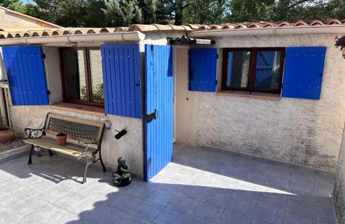 Allauch Apartment | Studio les Iris climatisé, entre mer et collines, classé meublé de tourisme 2 étoiles