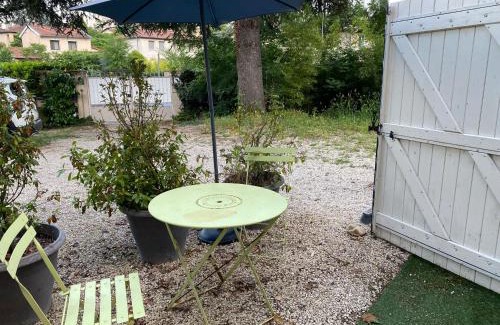 Oullins Apartment | Studio Les Terrasses