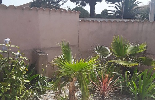 Vias Apartment | Studio Les Tourterelles 2kms from the beach in a residential area