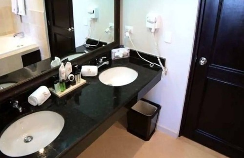 Los Maestros Hotel | Studio Living