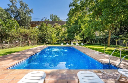 Durcal Apartment | Studio 'Loft' with Lake View, Shared Pool, Shared Garden & Wi-Fi