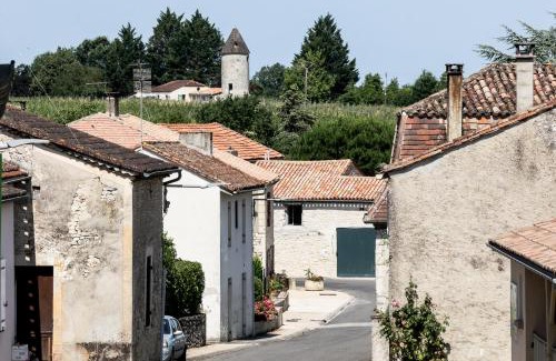 Loubezs-Bernac Bed & Breakfast | Studio Loubes Bernac