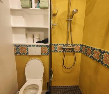 Quartier du Pont-de-Flandre Apartment | studio lumineux avec vue sur le canal