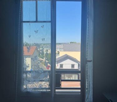 Antony Apartment | Studio lumineux avec WiFi gratuit Centre Antony, accès rapide Paris & Orly