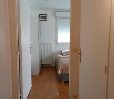 Faubourg de l'Arche Apartment | Studio Lumineux