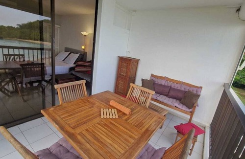 Bas du Fort Apartment | Studio - Magnifique vue mer - Pieds Dans L'eau