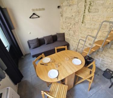 Quartier Saint-Ambroise Apartment | Studio Marais Ménilmontant