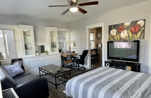 Central San Pedro Apartment | Studio Marina Proximity