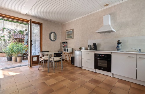 Vienne Apartment | Studio 'Maupas' with Shared Terrace and Wi-Fi