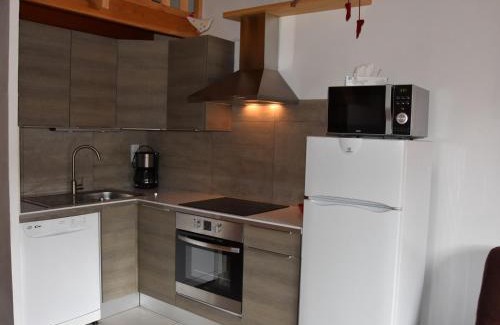 Champagny-en-Vanoise Apartment | Studio mezzanine, terrasse sud, proche commerces et télécabine à Champagny-en-Vanoise - FR-1-464-17