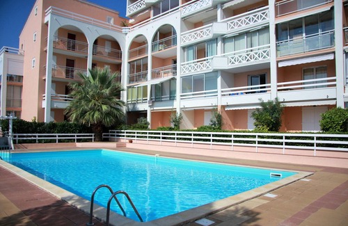 Sete Apartment | STUDIO MEZZANINE DANS RESIDENCE AVEC PISCINE