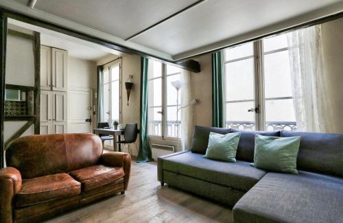 6th Arrondissement Apartment | Studio Mezzanine Quartier Luxembourg Free Netflix