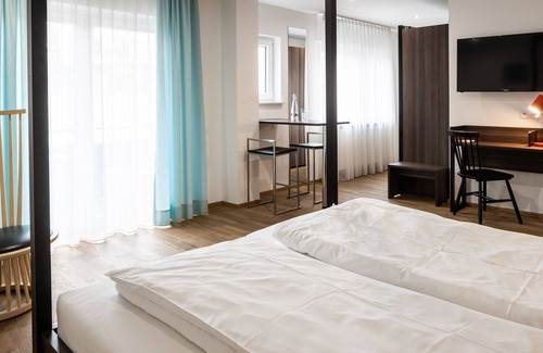 Heidelberg Apartment | Studio mit Balkon, Voll Ausgestatteter Kochnische Sowie mit Einem Modernem Bad