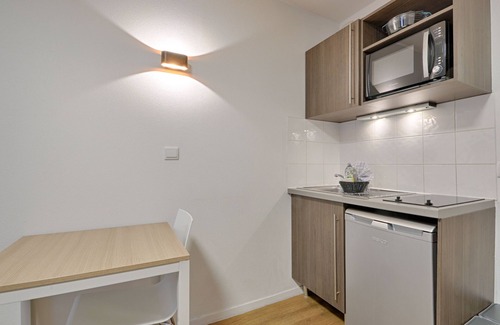 Le Port sous la Lune Apartment | Studio moderne à 30 min du centre de Paris en RER