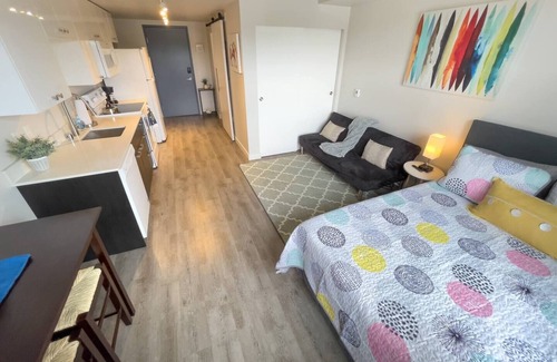 Southcenter Apartment | Studio near airport sleeps 4 near Bellevue | Seattle | Renton