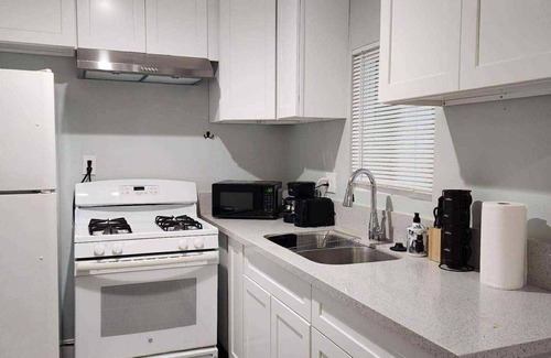 Santa Ana Apartment | Studio Near Disney