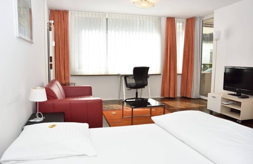 Seefeld Apartment | Studio near Lake - Flower 02