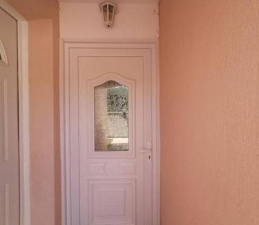 Gallargues-le-Montueux Apartment | Studio neuf proche Camargue