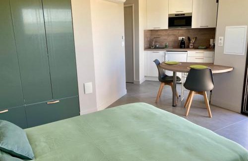 Saint-Gely-du-Fesc House | Studio neuf avec terrasse