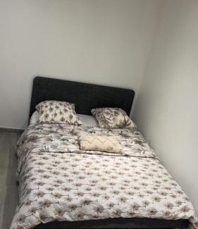 Elancourt Apartment | Studio neuf avec terrasse