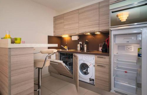 Les Salines Apartment | Studio NEUF - PORTES DE MONACO - Confort - Wifi - Clim