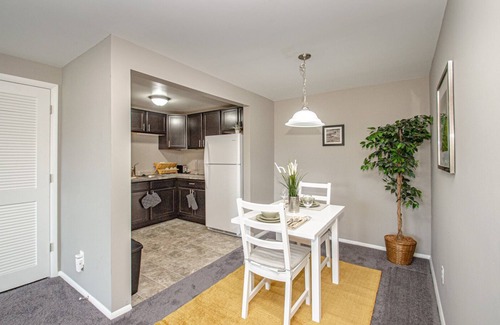 Kettering Apartment | Studio Neutral Chic near Kettering Hospital, Shopping & WPAFB