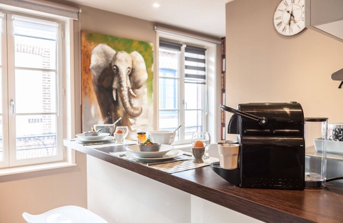 Honfleur Apartment | Studio of the WOOD MAN 2nd floor. In the historic center of Honfleur