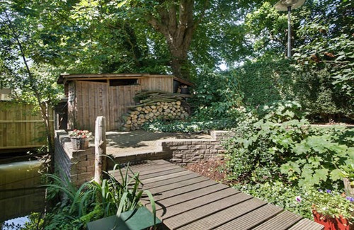 Municipality of Utrecht Boat Rental | Studio on a Houseboat+ Private Bathroom/Garden Terras in Old City Park