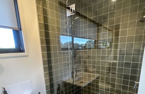 Christchurch Apartment | Studio on tree lined street