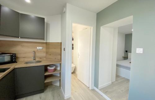 Bassens Apartment | Studio Ora - 22m² - climatisé avec balcon privatif