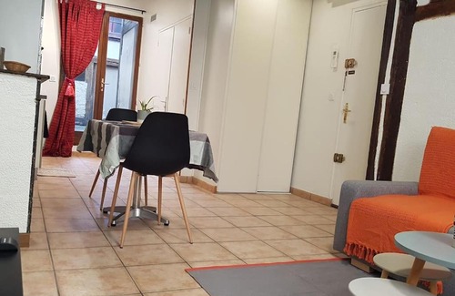 Bourgogne Apartment | Studio Orléans Châtelet