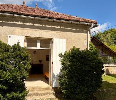 Montbron Apartment | Studio Paignon Gite