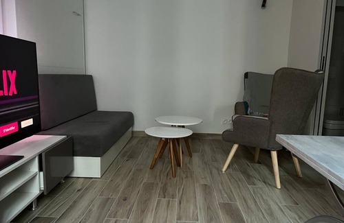 Quartier de la Chapelle Apartment | Studio Paris 18 eme Arrondissement