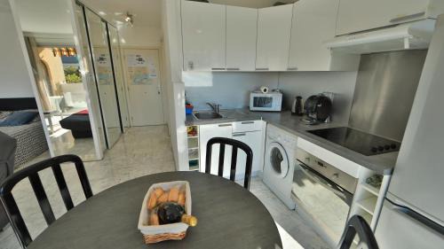 Le Cannet Apartment | Studio parking fibre piscine Clim