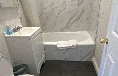 Westlake Apartment | Studio perfect for couples! Near DTLA!