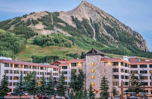 Crested Butte Condo | Studio Perfect Location 320 with Pool and Hot Tub