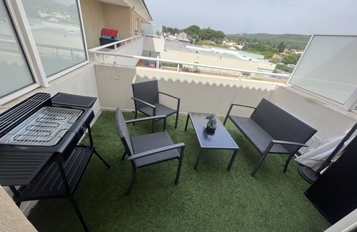 Brignoles Apartment | Studio pool ideal location