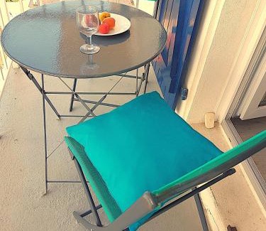 La Gueriniere Apartment | Studio pour 2, lumineux, 300m de la plage et vue sur mer